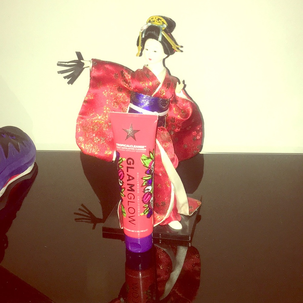 GLAM GLO🌞🌞TROPICAL CLEANSER